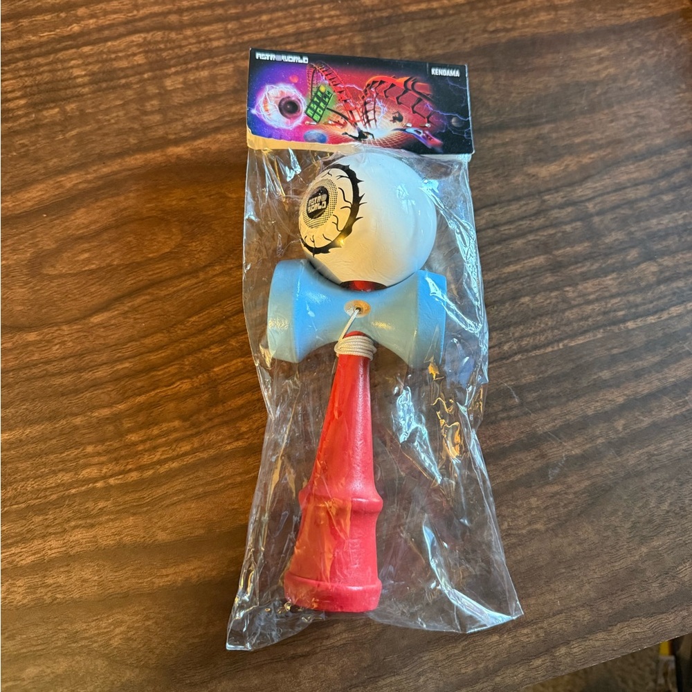 Astroworld Kendama - creases on the tag
